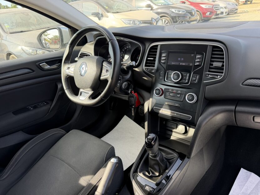 Voiture RENAULT MEGANE IV