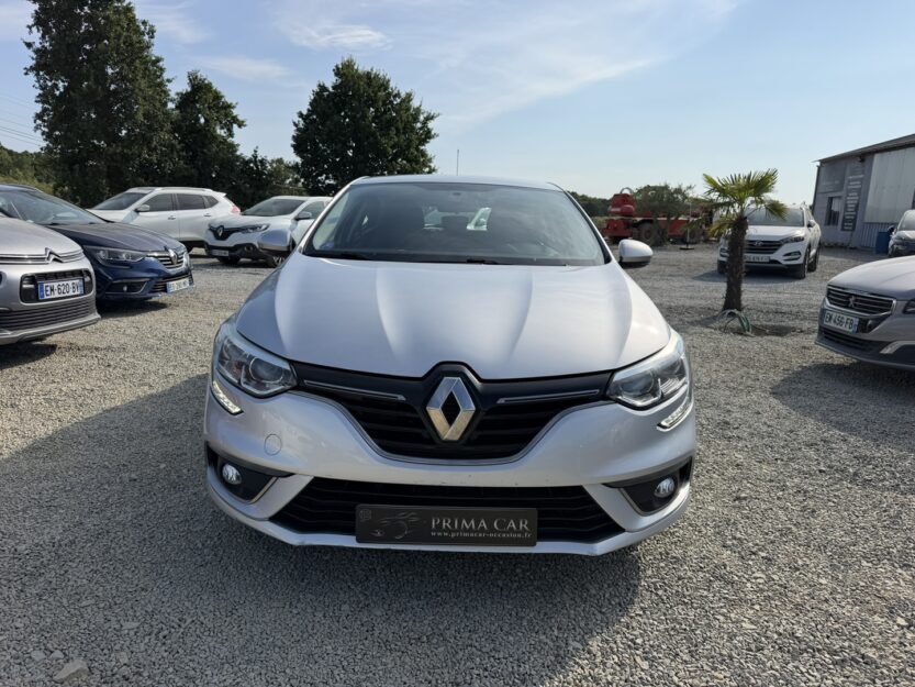 Voiture RENAULT MEGANE IV