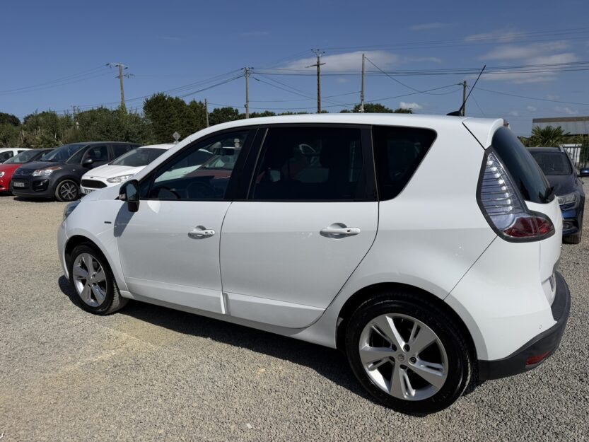 Voiture RENAULT SCENIC III