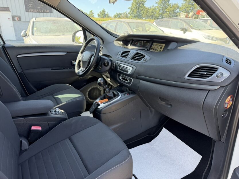 Voiture RENAULT SCENIC III