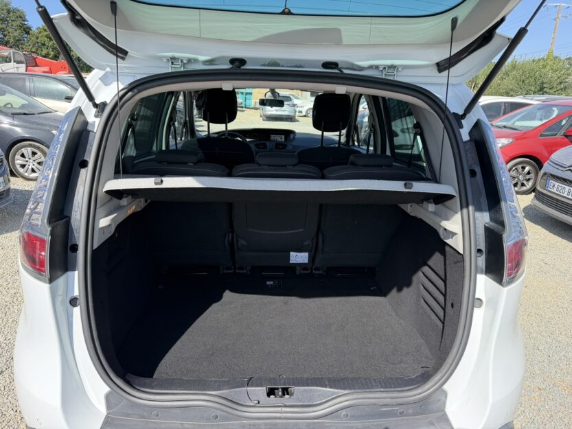 Voiture RENAULT SCENIC III