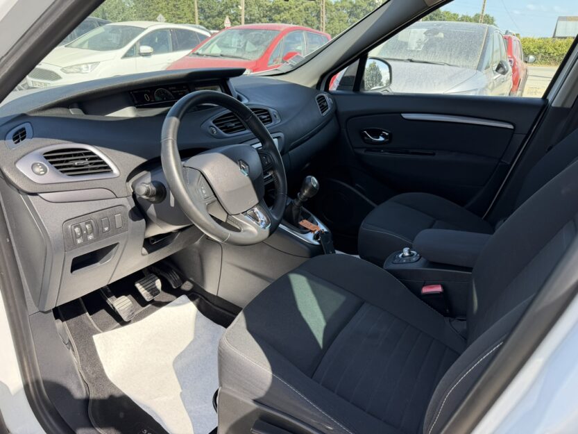 Voiture RENAULT SCENIC III