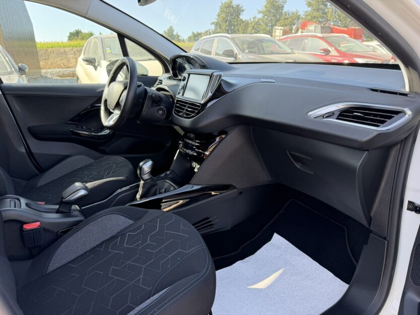 Voiture PEUGEOT 2008