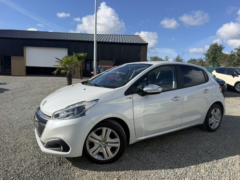 Voiture PEUGEOT 208