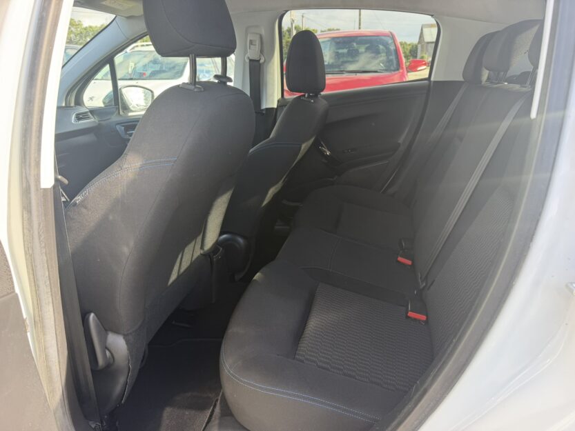 Voiture PEUGEOT 208