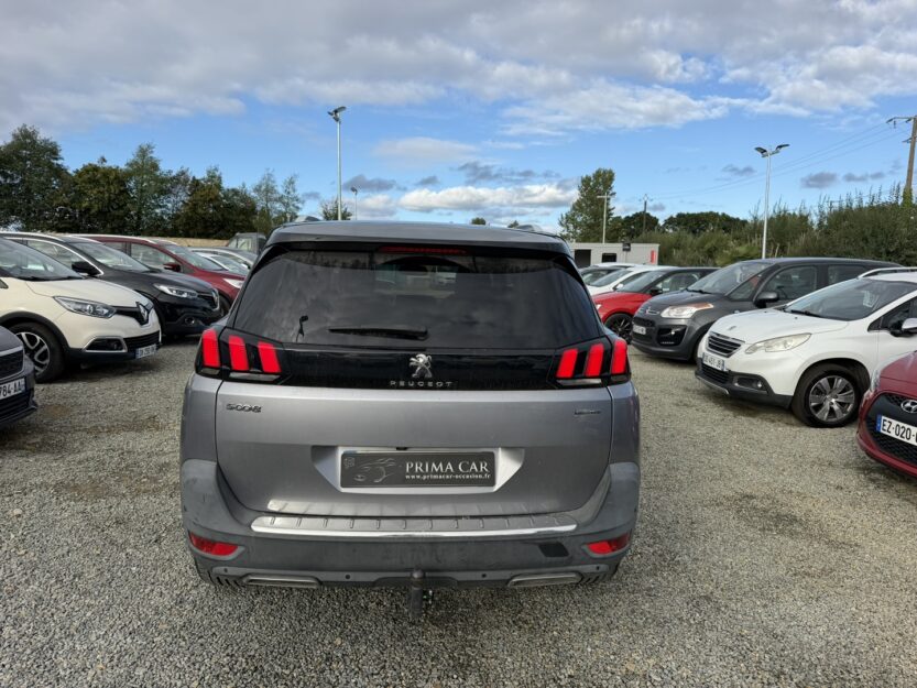 Voiture PEUGEOT 5008