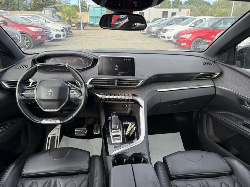 Voiture PEUGEOT 5008