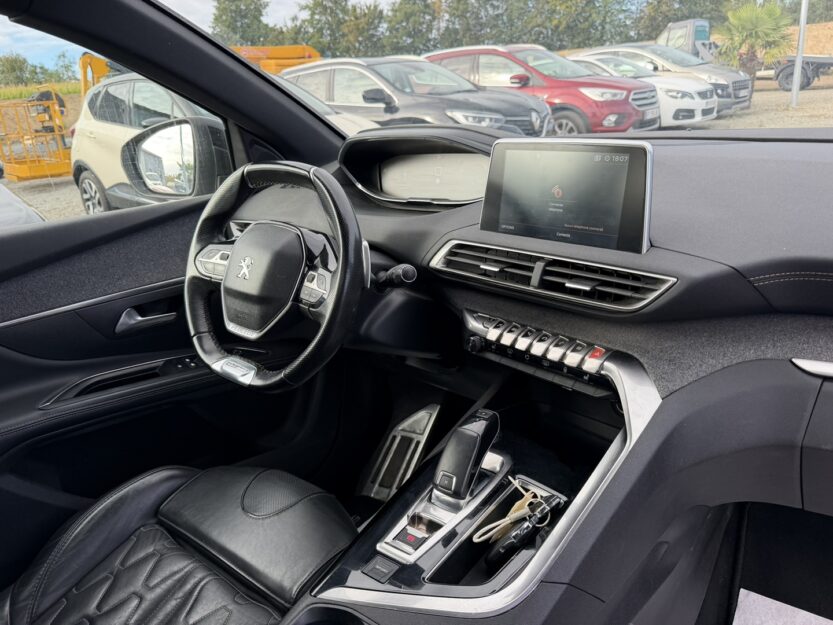 Voiture PEUGEOT 5008