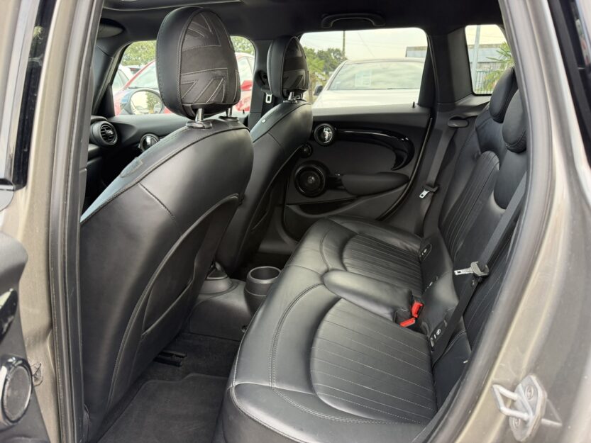 Voiture MINI MINI 5 PORTES
