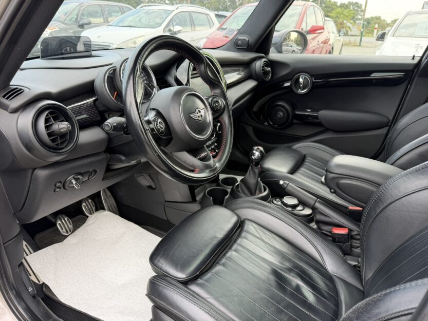 Voiture MINI MINI 5 PORTES