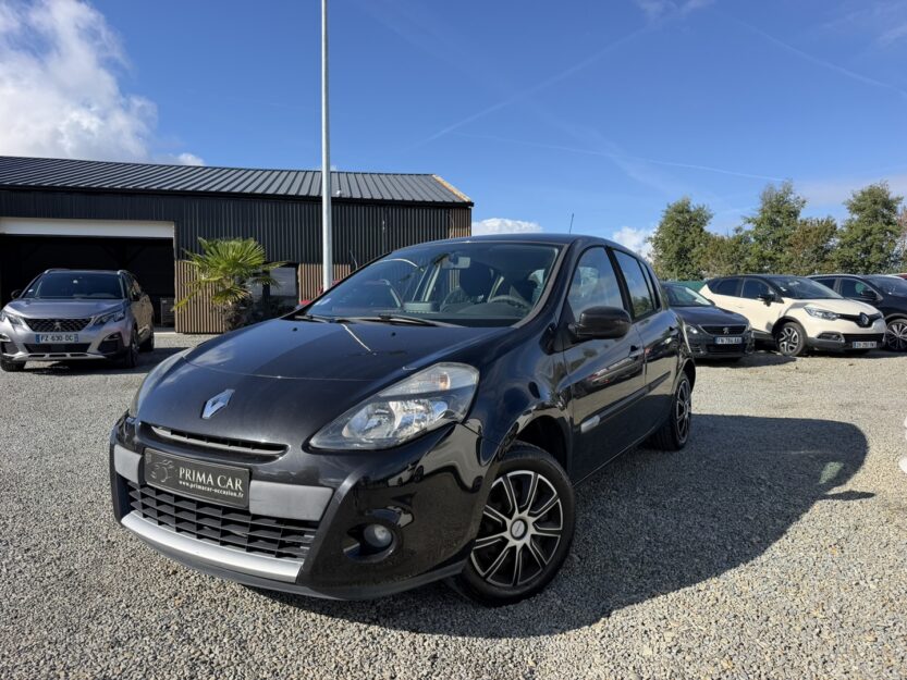 Voiture RENAULT CLIO III