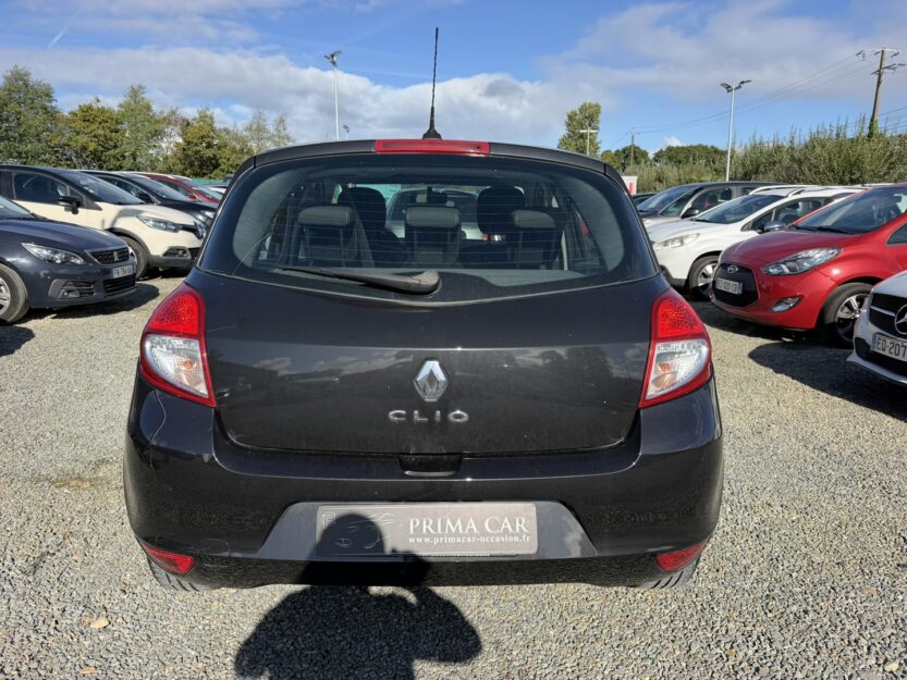Voiture RENAULT CLIO III