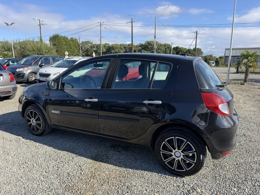 Voiture RENAULT CLIO III