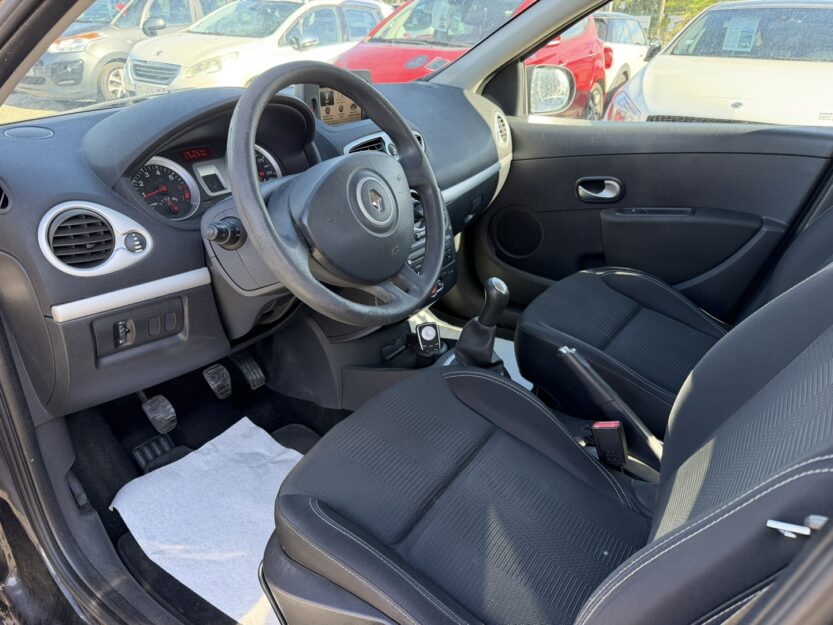 Voiture RENAULT CLIO III
